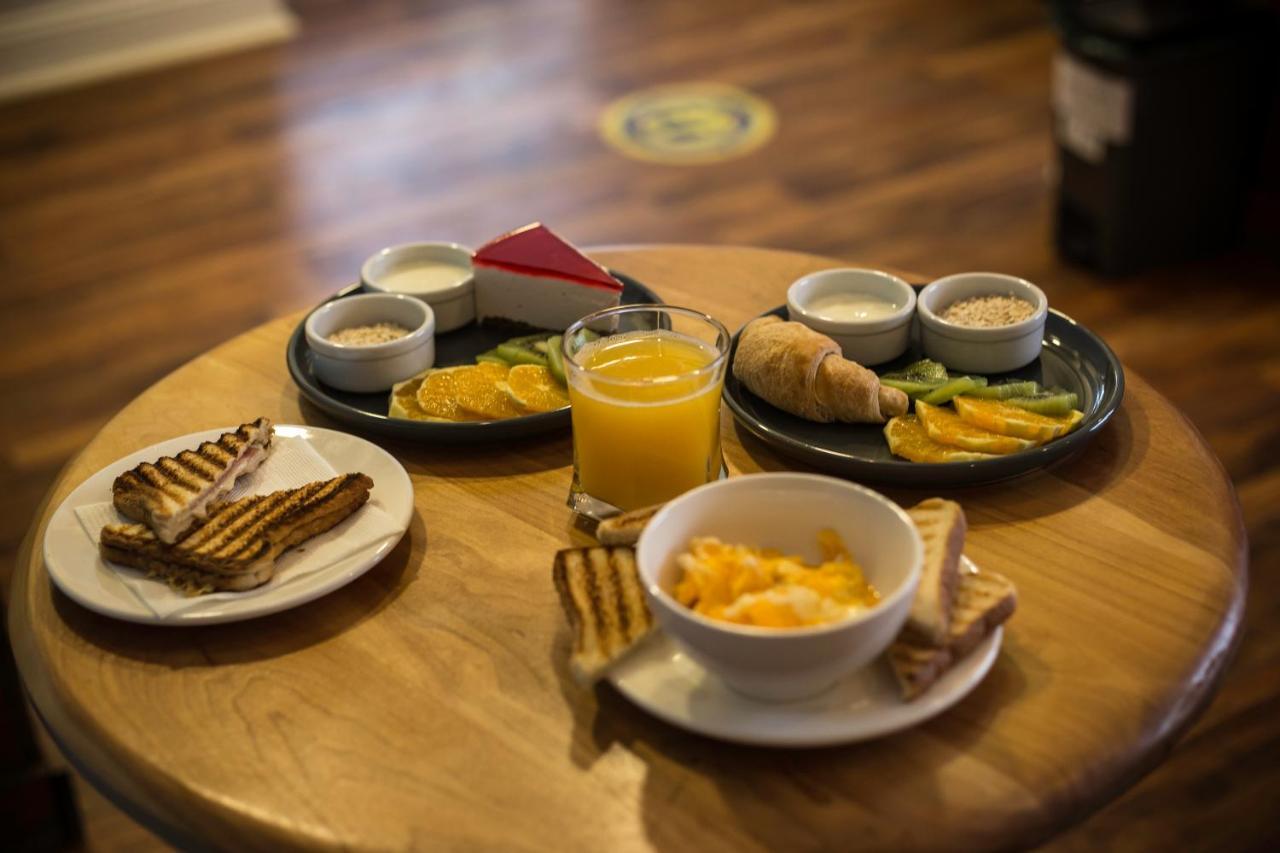 Hostal Boutique Terra Antarctica プンタアレナス エクステリア 写真